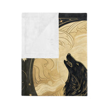 Load image into Gallery viewer, Wolf Howling Microfiber Blanket
